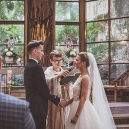 ślub w sopockim kościele w lesie