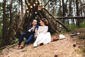 sesja po ślubie w lesie inspiracje